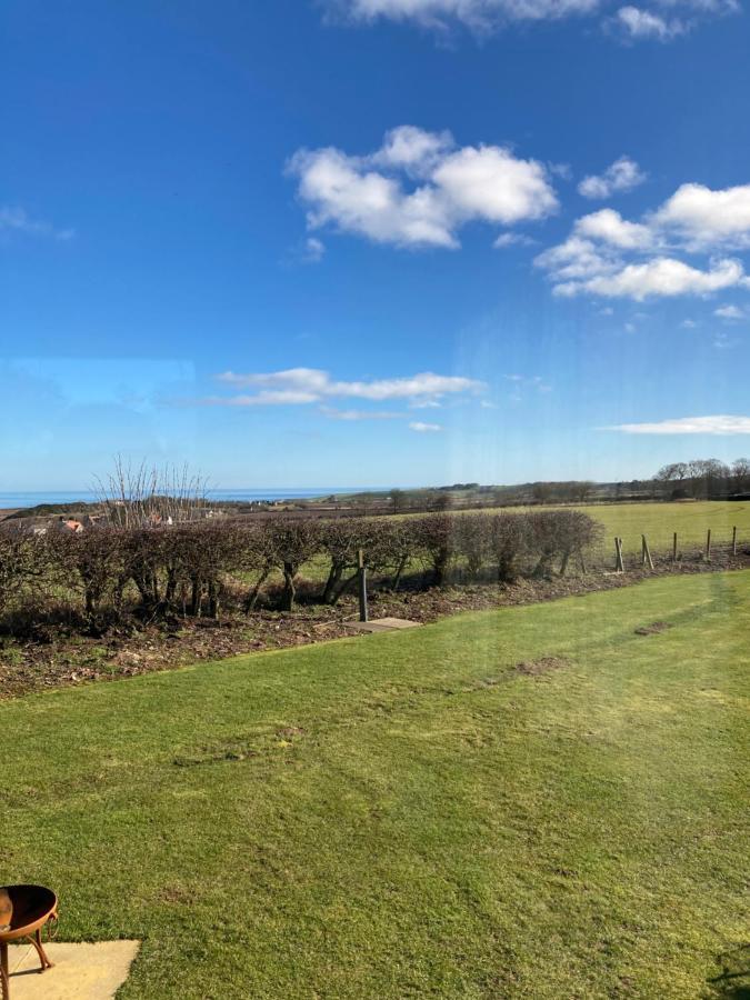 The Cedar Tiny House Villa Coldingham Exteriör bild